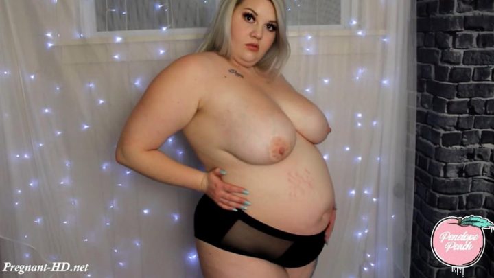 18 Week Pregnancy Update & Belly Tease – Penelope Peach