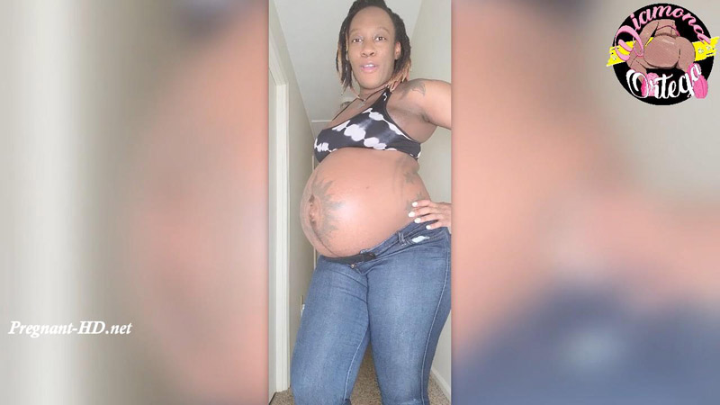 36 Weeks Pregnant Belly In Jeans – Diamond Ortega