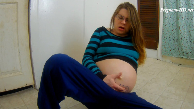 Pregnant Bellybutton Orgasm 2 - RoxyJade420