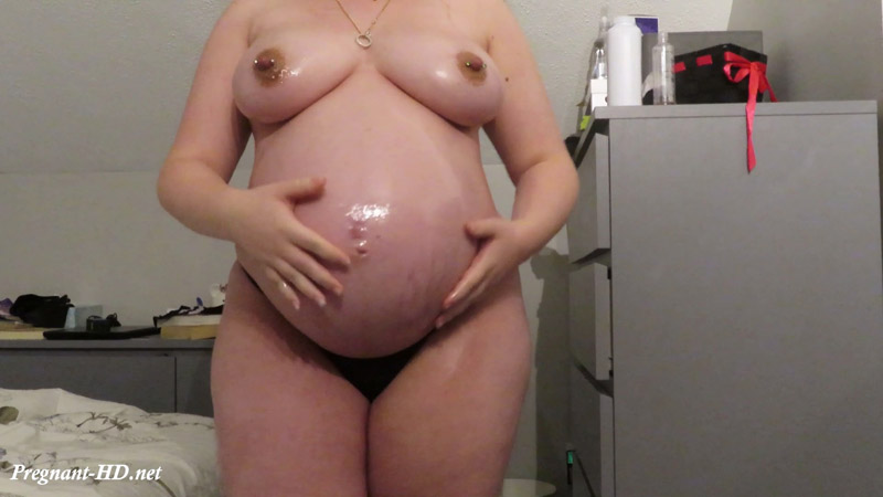 Pregnant Body Oiling - AnnaBubbly