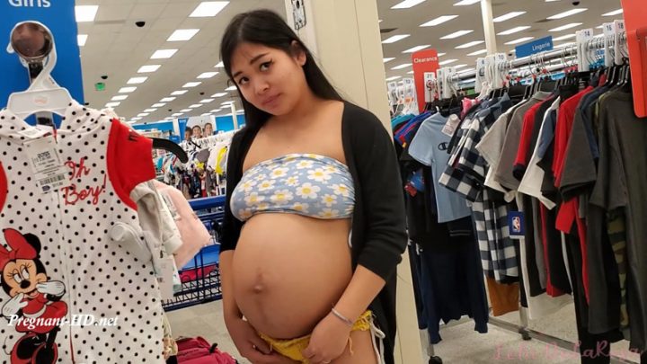 Pregnant Shopping and Flashing in Public – Lola DeLaRosa