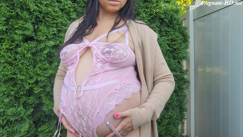 Outdoor-Pregnancy-Tease-Scarlett-Adams.jpg