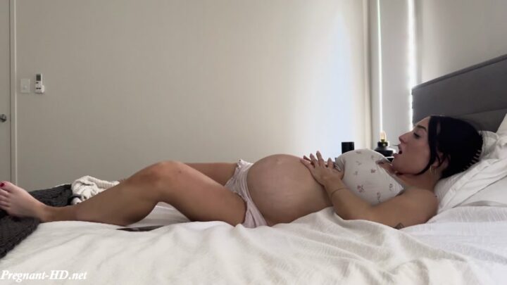 Ghost Inside My Belly – Aysha Paige